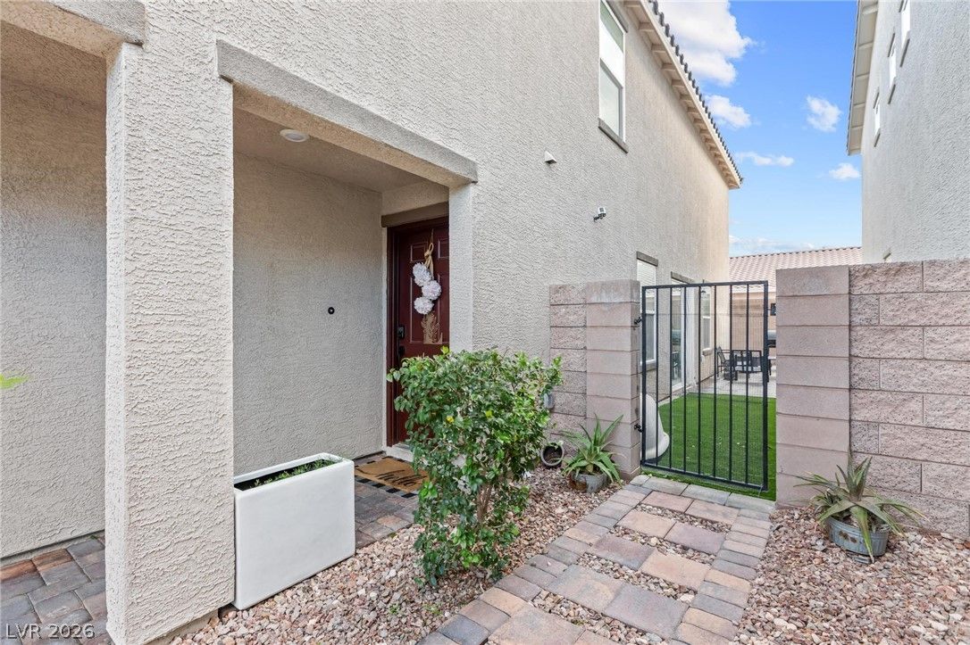 9247 Quartz Hills Avenue — photo 2