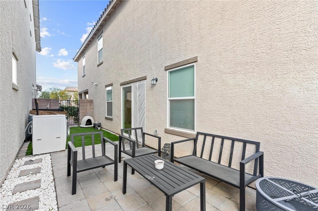 9247 Quartz Hills Avenue — photo 4