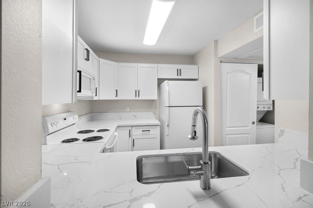 2130 Sealion Drive 207 — photo 3