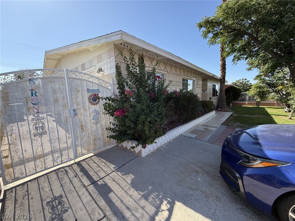4567 South Nellis Boulevard — photo 4