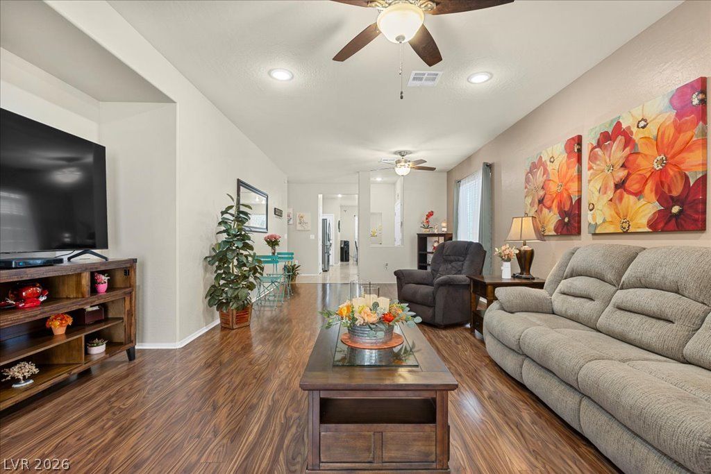 2562 Darda Street — photo 4 of 41