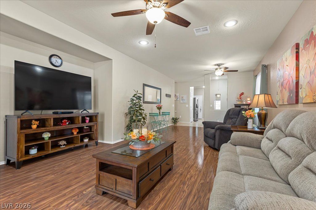 2562 Darda Street — photo 5 of 41
