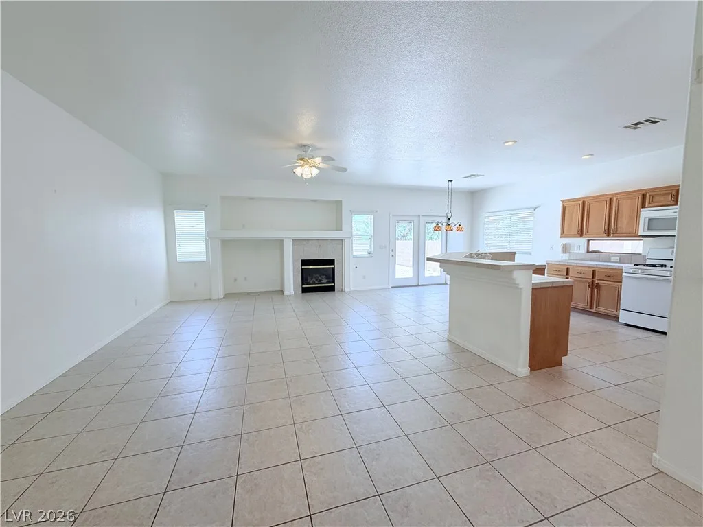 8096 Marin Pointe Avenue — photo 5 of 23