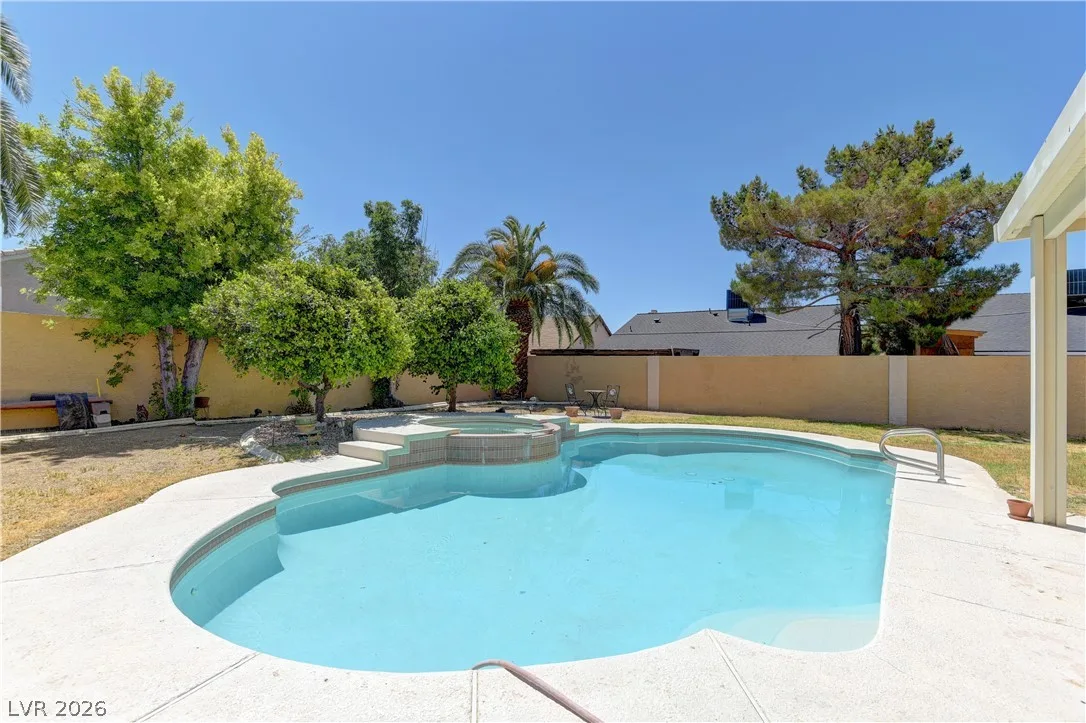 1316 Date Palm Circle — photo 2