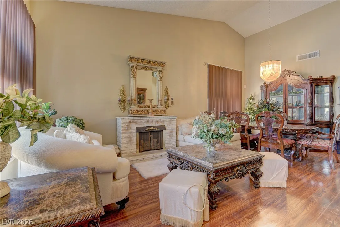1316 Date Palm Circle — photo 4