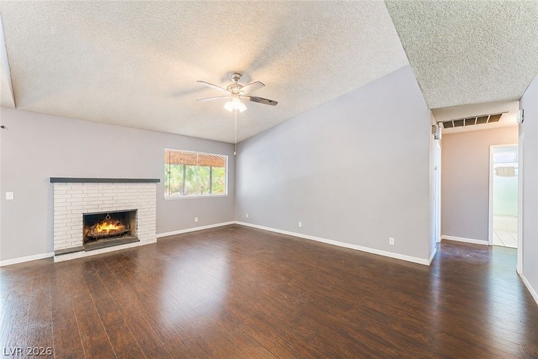 4268 Hampshire Circle — photo 3 of 28