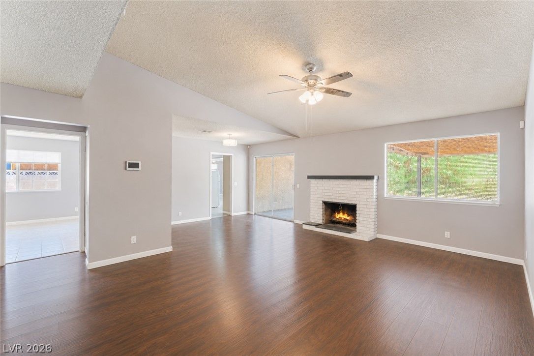 4268 Hampshire Circle — photo 4 of 28
