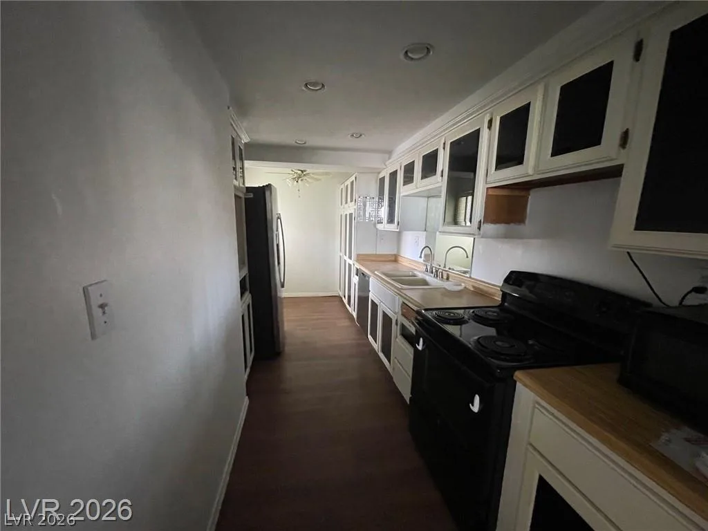 750 South Royal Crest Circle 351 — photo 2