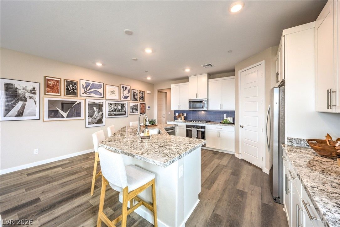1424 Jorian Bay Dr. — photo 4