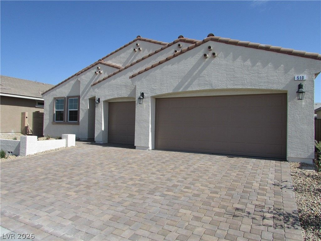 510 CHESTNUT FALCON AVE — photo 4