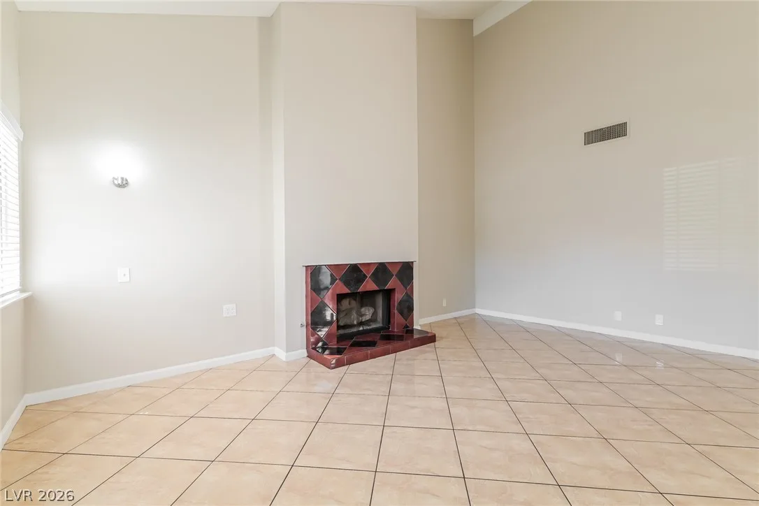 516 Laughlin Way — photo 3