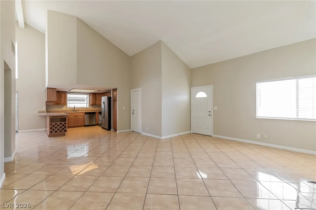 516 Laughlin Way — photo 4