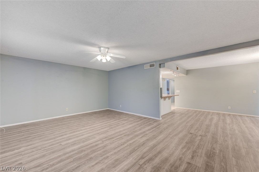 3518 Blackstone Street — photo 4 of 44