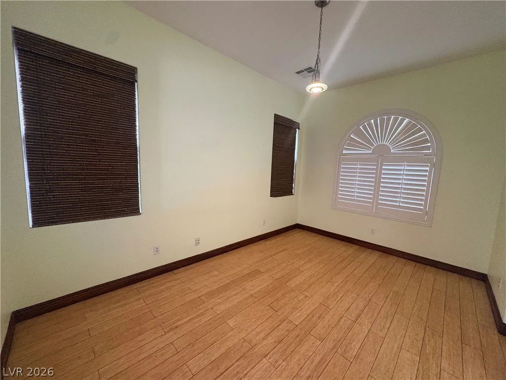 7811 Stroh Lane — photo 5