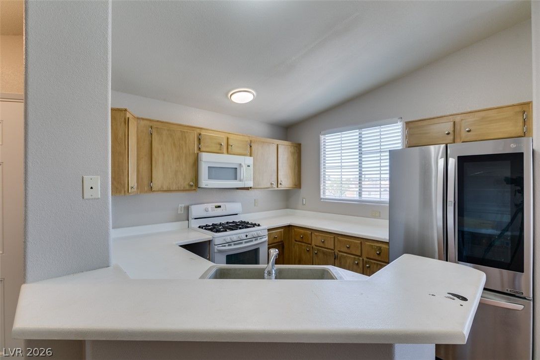 1881 West Alexander Road 2062 — photo 3