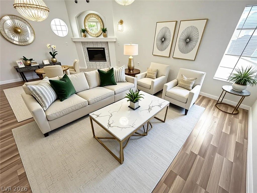 1900 North Torrey Pines Drive 217 — photo 3