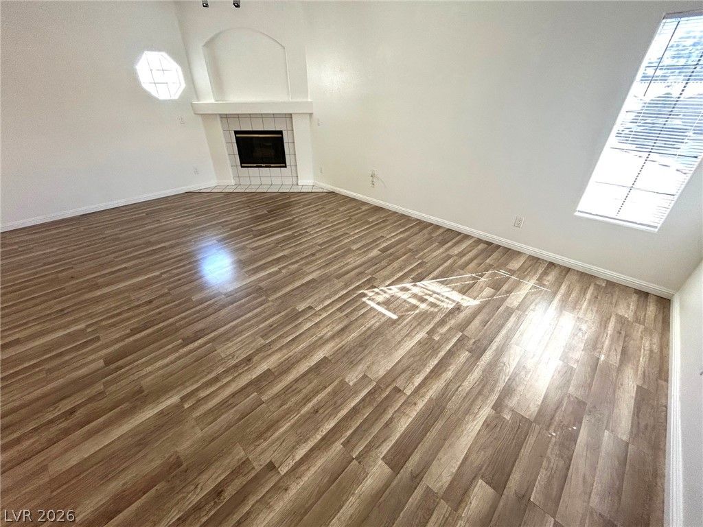 1900 North Torrey Pines Drive 217 — photo 4
