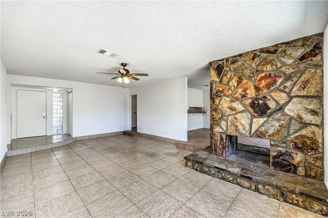 4462 Newton Drive — photo 5