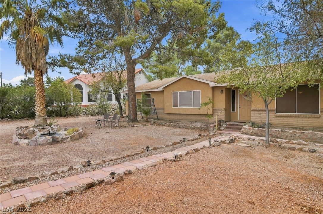1561 Equestrian Drive — photo 3