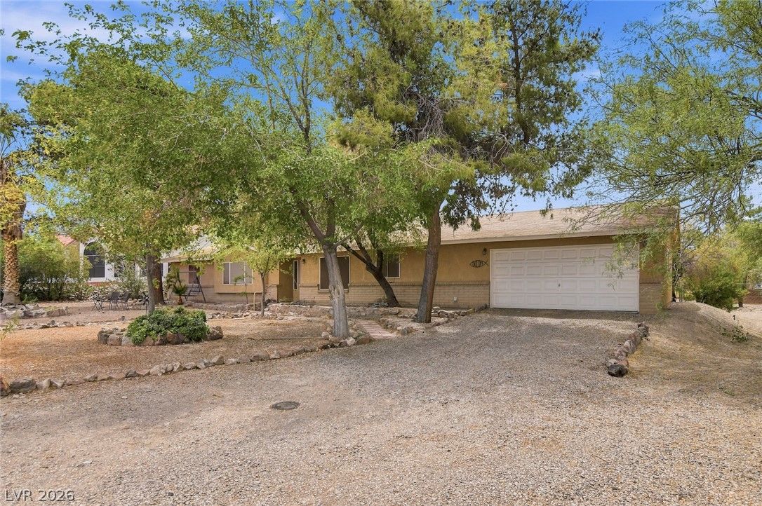 1561 Equestrian Drive — photo 4