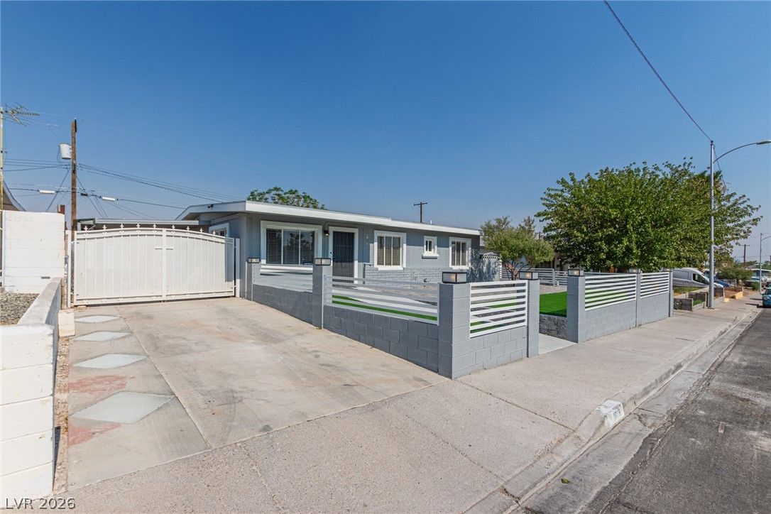 1028 Nassau Drive — photo 3