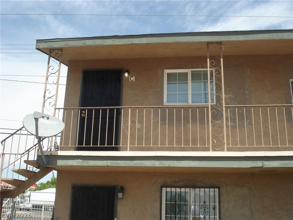 5240 Pebble Beach Boulevard C — photo 3 of 18