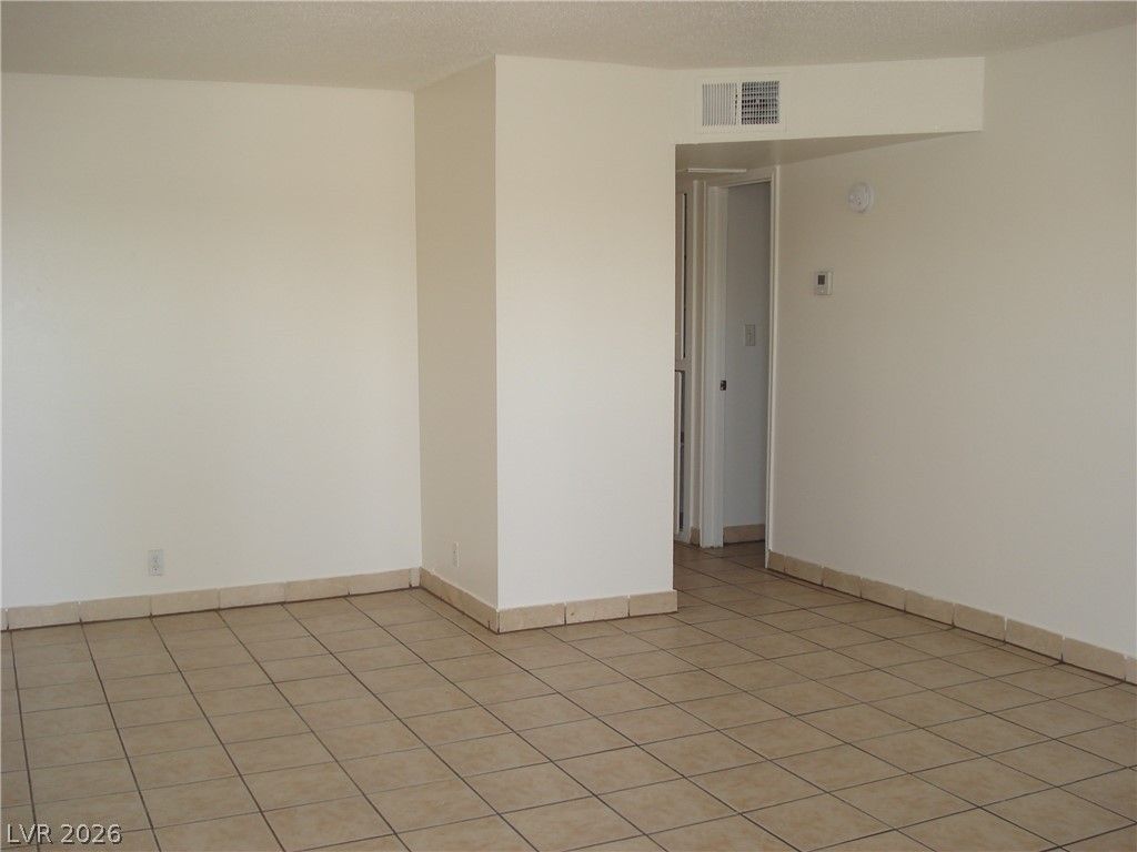 5240 Pebble Beach Boulevard C — photo 4 of 18