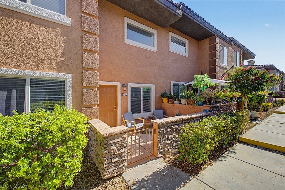 10514 Gold Shadow Avenue — photo 2