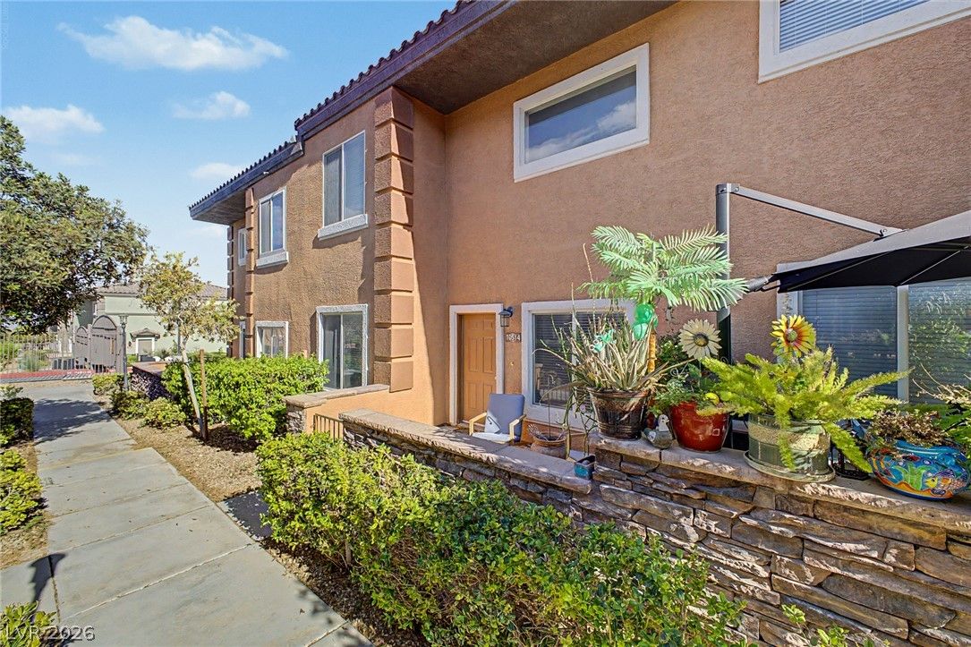 10514 Gold Shadow Avenue — photo 3