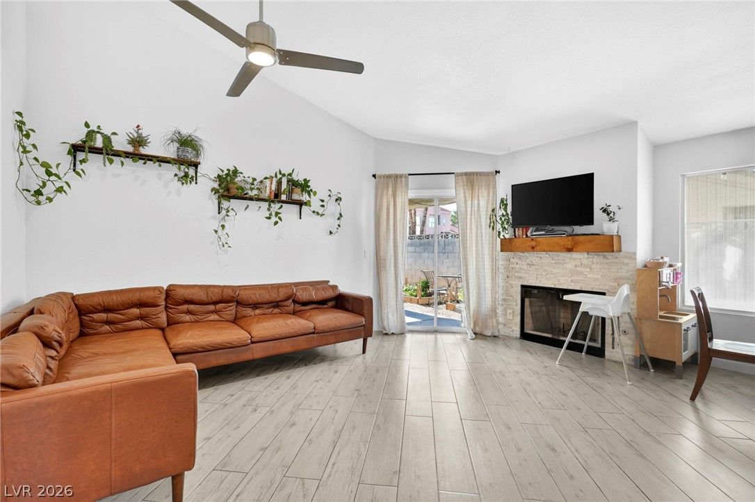 6724 Silver Spoon Drive — photo 3