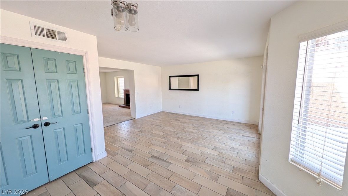 121 Logansberry Lane — photo 3