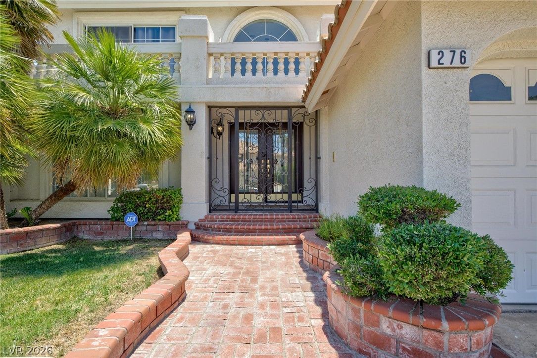 276 Helmsdale Drive — photo 4