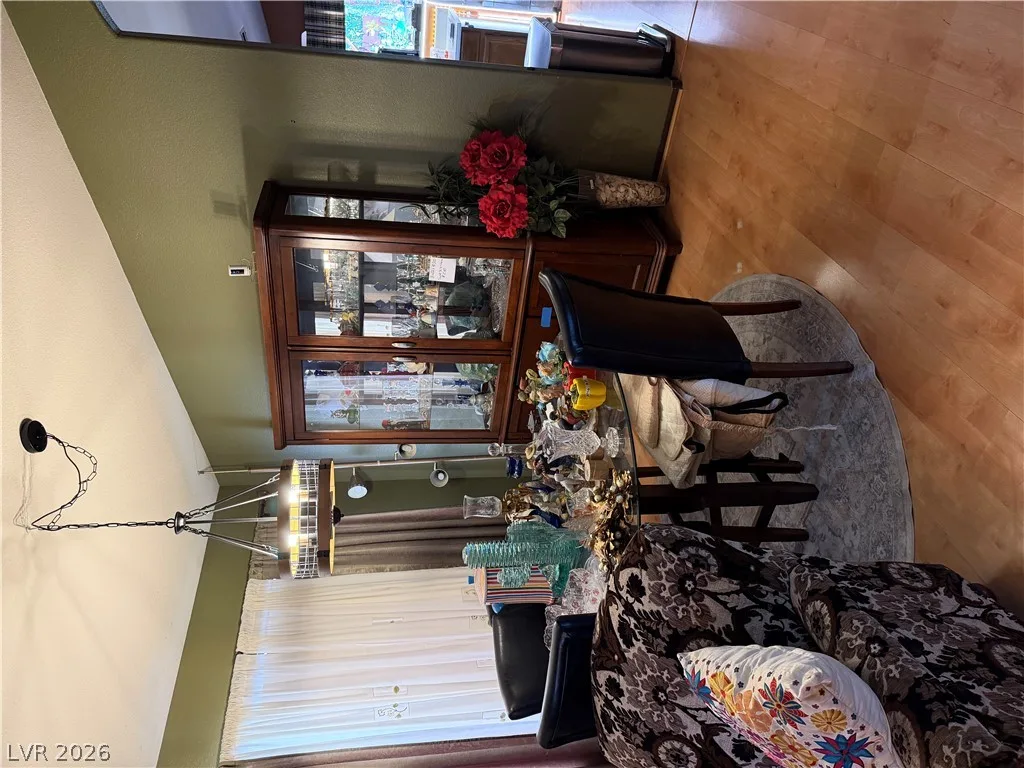 8112 West Gilmore Avenue — photo 2