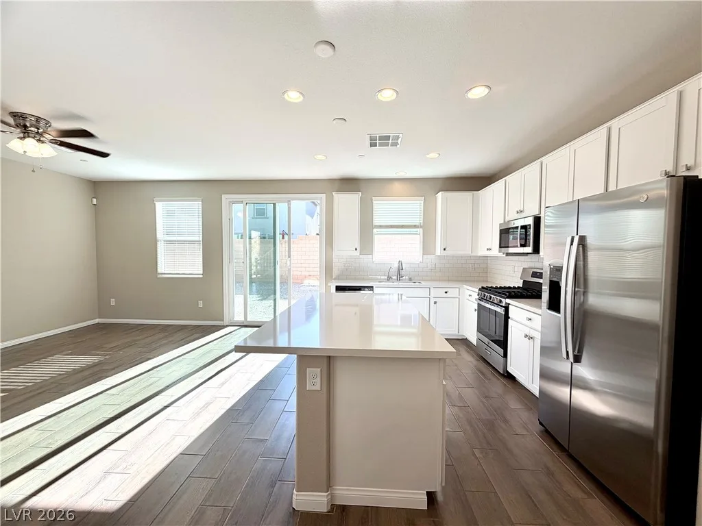 5039 Tranquil View Street — photo 4