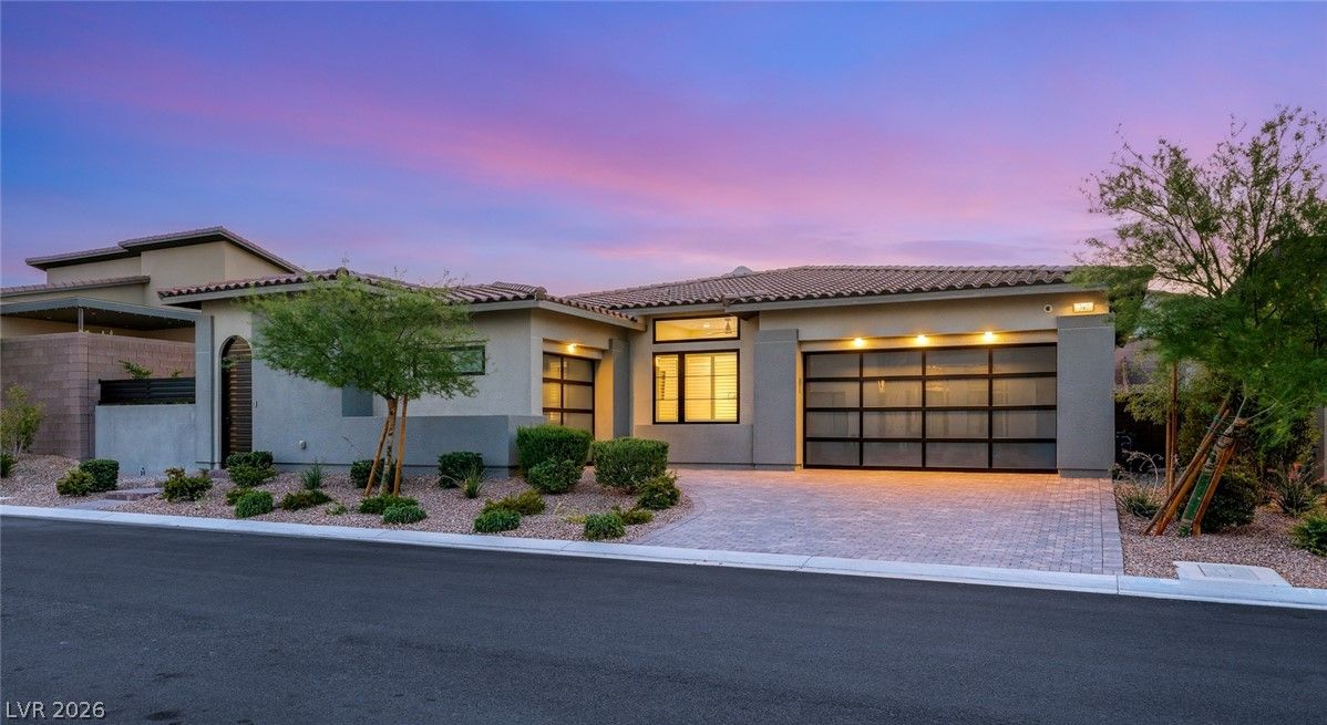 397 Vista Sunset Avenue — photo 2