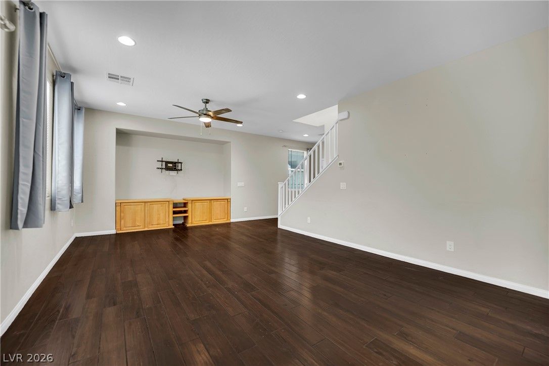 6648 Autumn Breeze Street — photo 4