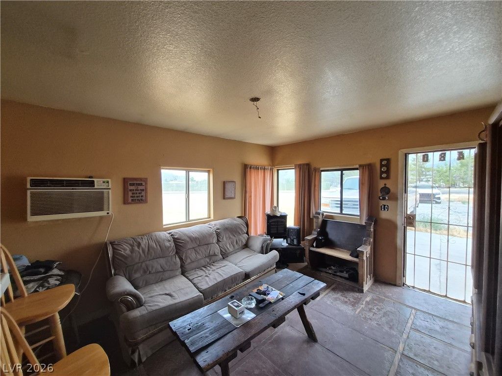 1480 Landmark Avenue — photo 4