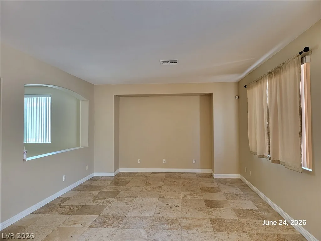 5535 Cresent Valley Street — photo 3