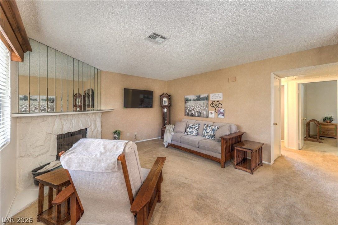 1201 North Buffalo Drive 202 — photo 5