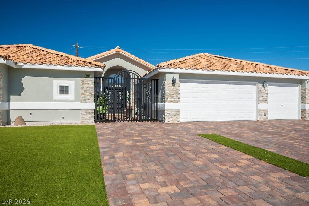 7100 West Meranto Avenue — photo 1