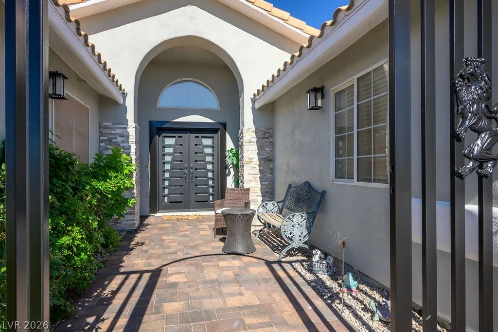 7100 West Meranto Avenue — photo 2