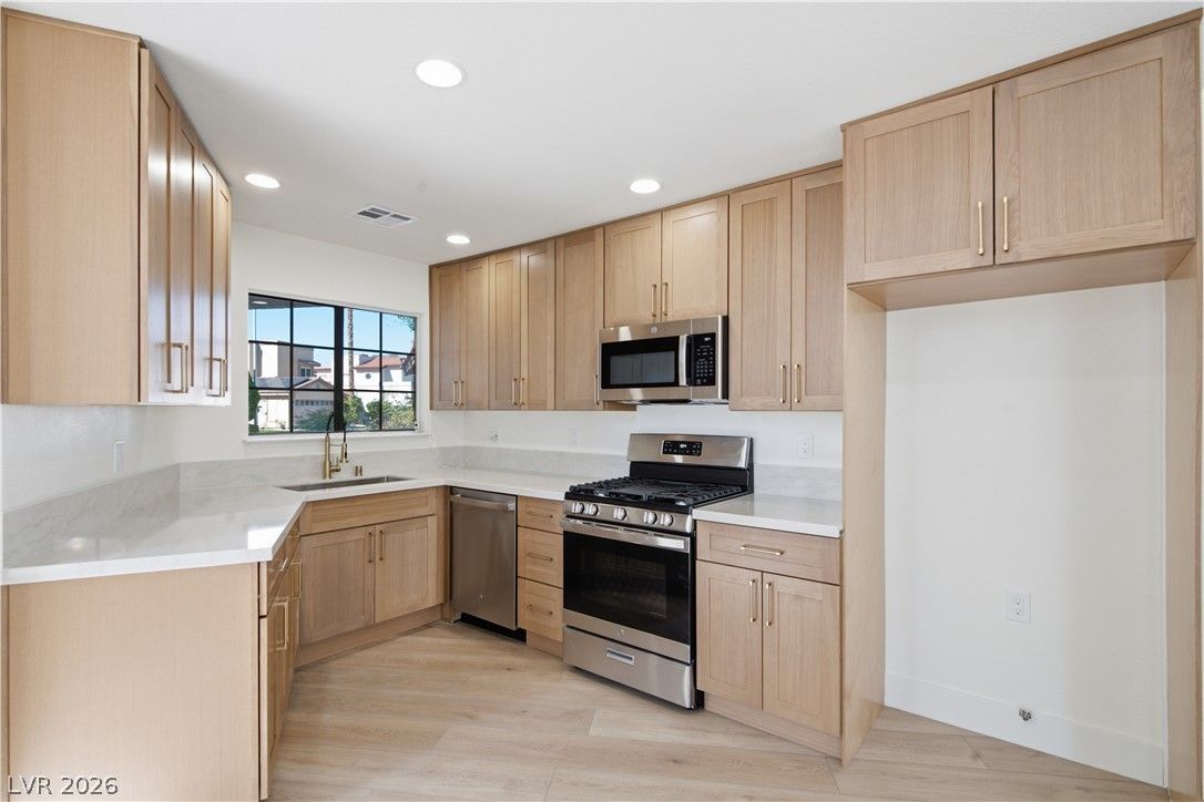 6608 Kirwan Heights Way — photo 3
