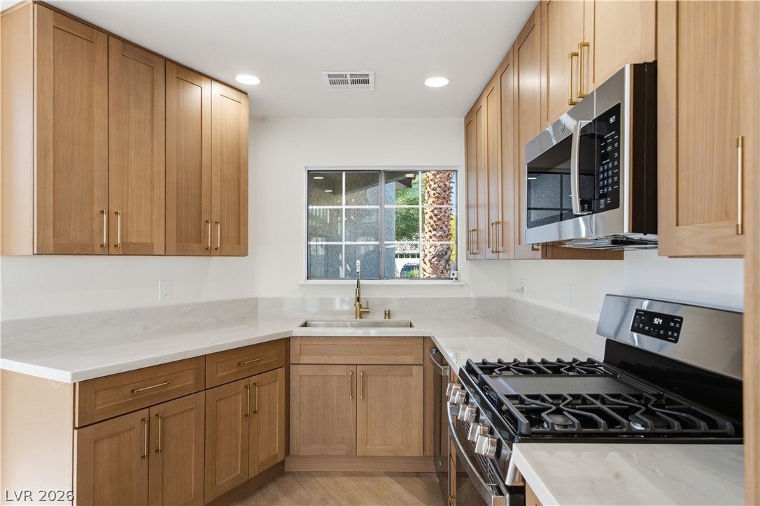 6608 Kirwan Heights Way — photo 4