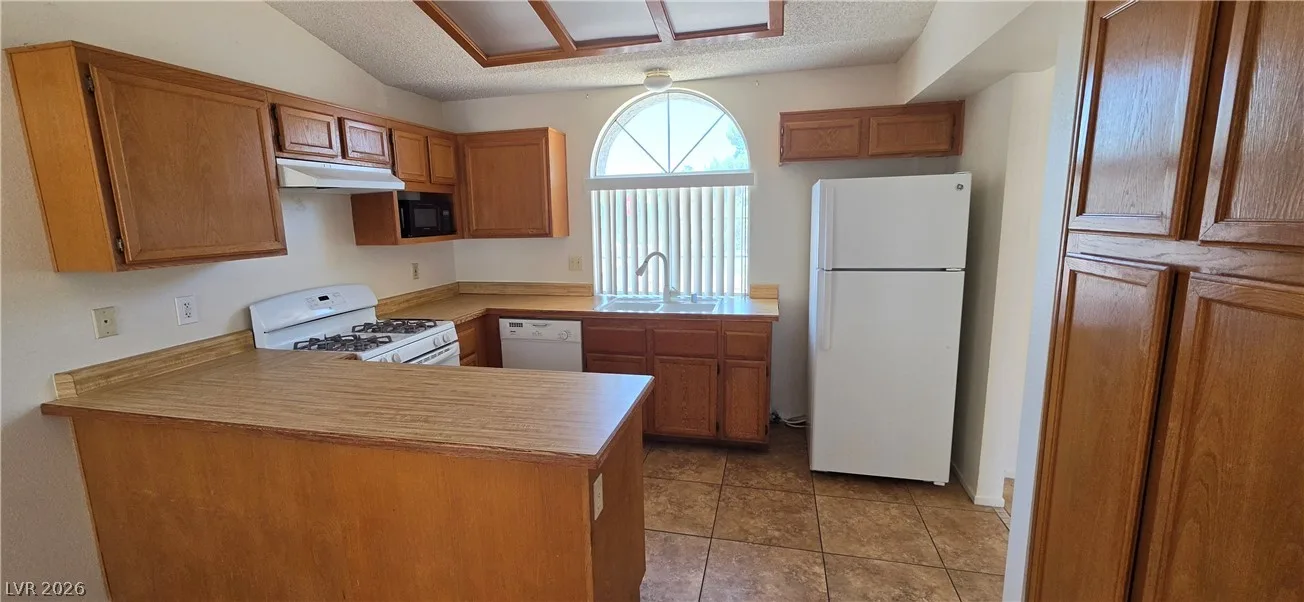 7061 PICCADILY Drive 0 — photo 4