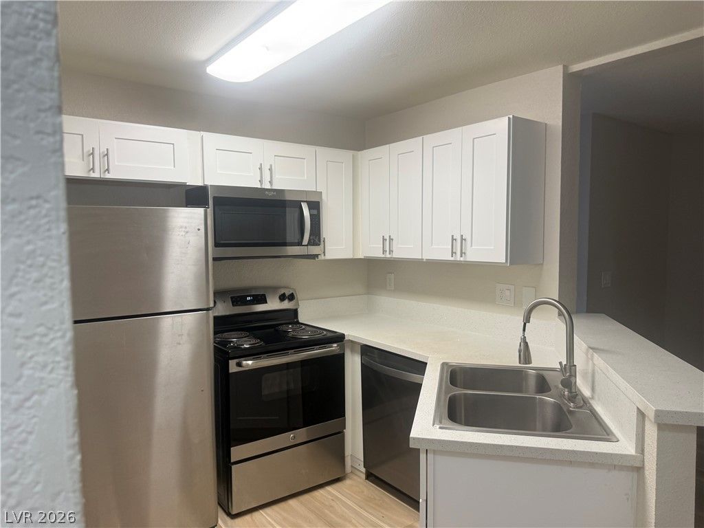 530 Elm Drive 105 — photo 5 of 22