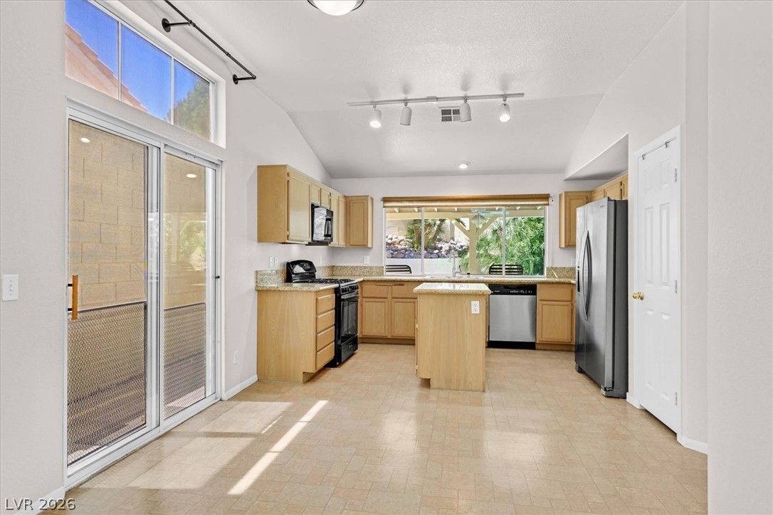1690 Sweet View Court — photo 5 of 26