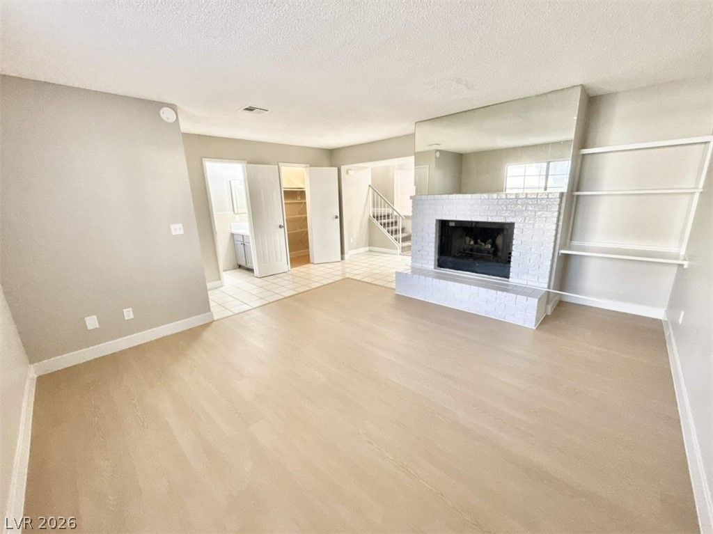 2654 Aracatuba Avenue — photo 2 of 24
