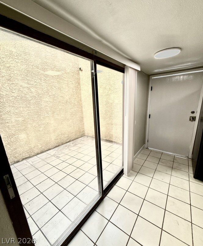 2654 Aracatuba Avenue — photo 4 of 24