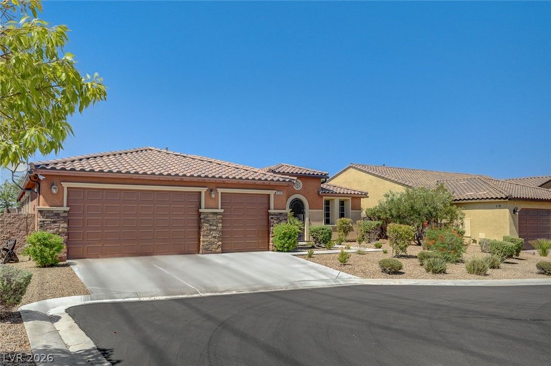 8586 Monument Lake Court — photo 2