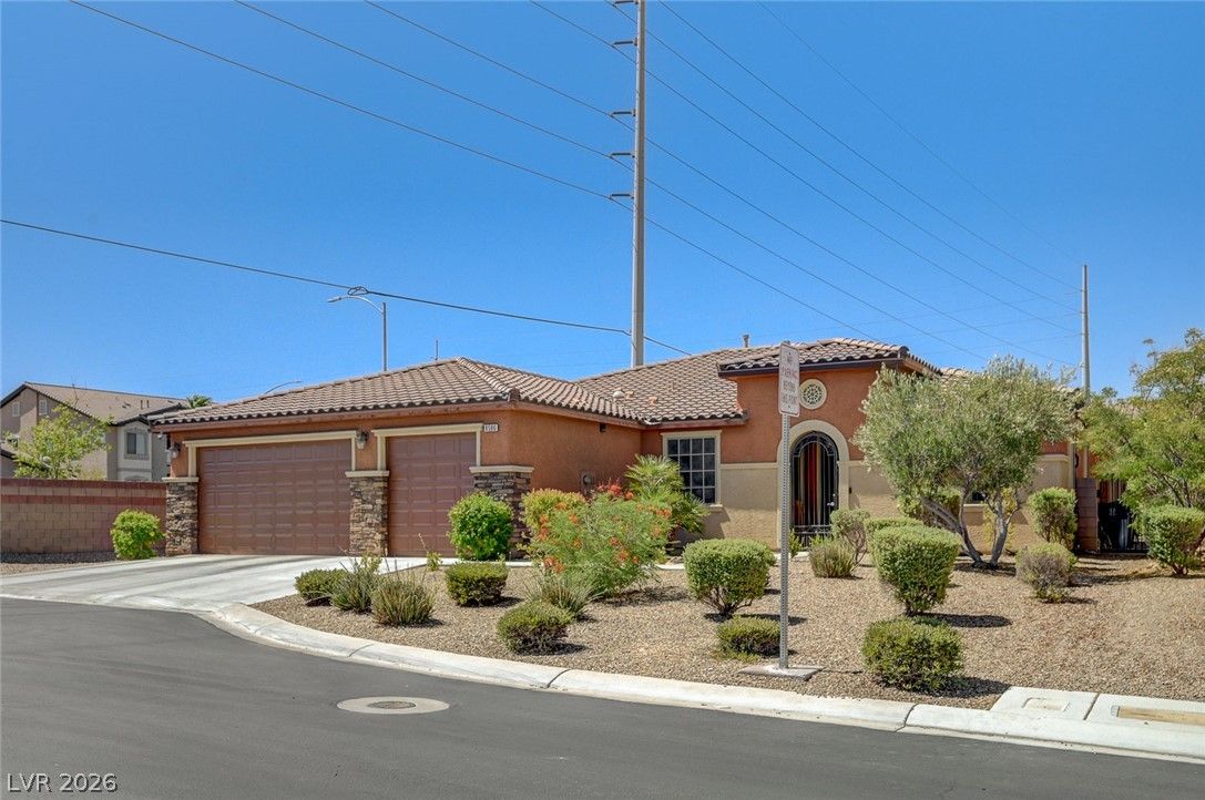 8586 Monument Lake Court — photo 3